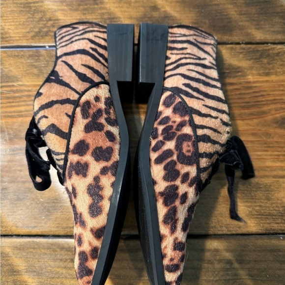 NWOT Aldo Lace Up Oxford Shoes in mixed print tiger/cheetah. Size 8 - Picture 3 of 9